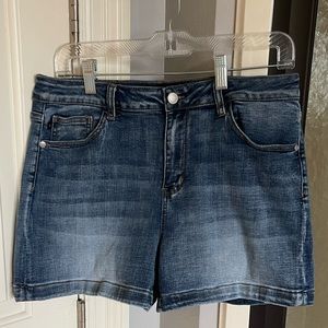Judy Blue Size XL Shorts
